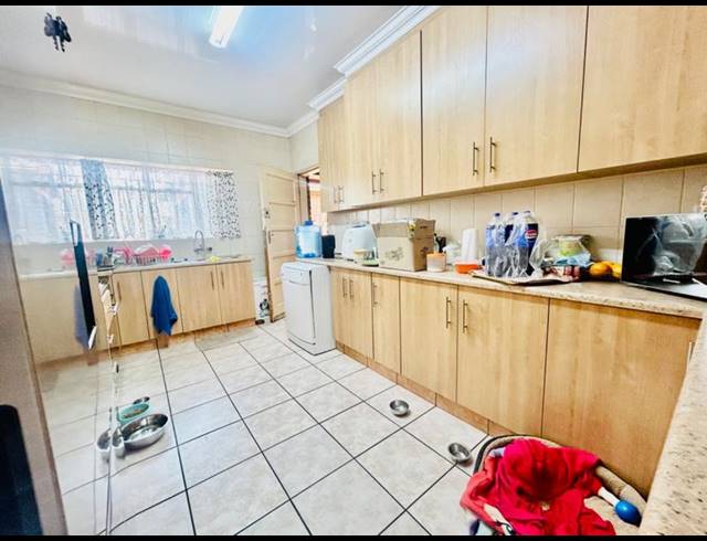 3 BEDROOM HOUSE FOR SALE IN VANDERBIJLPARK SW 1